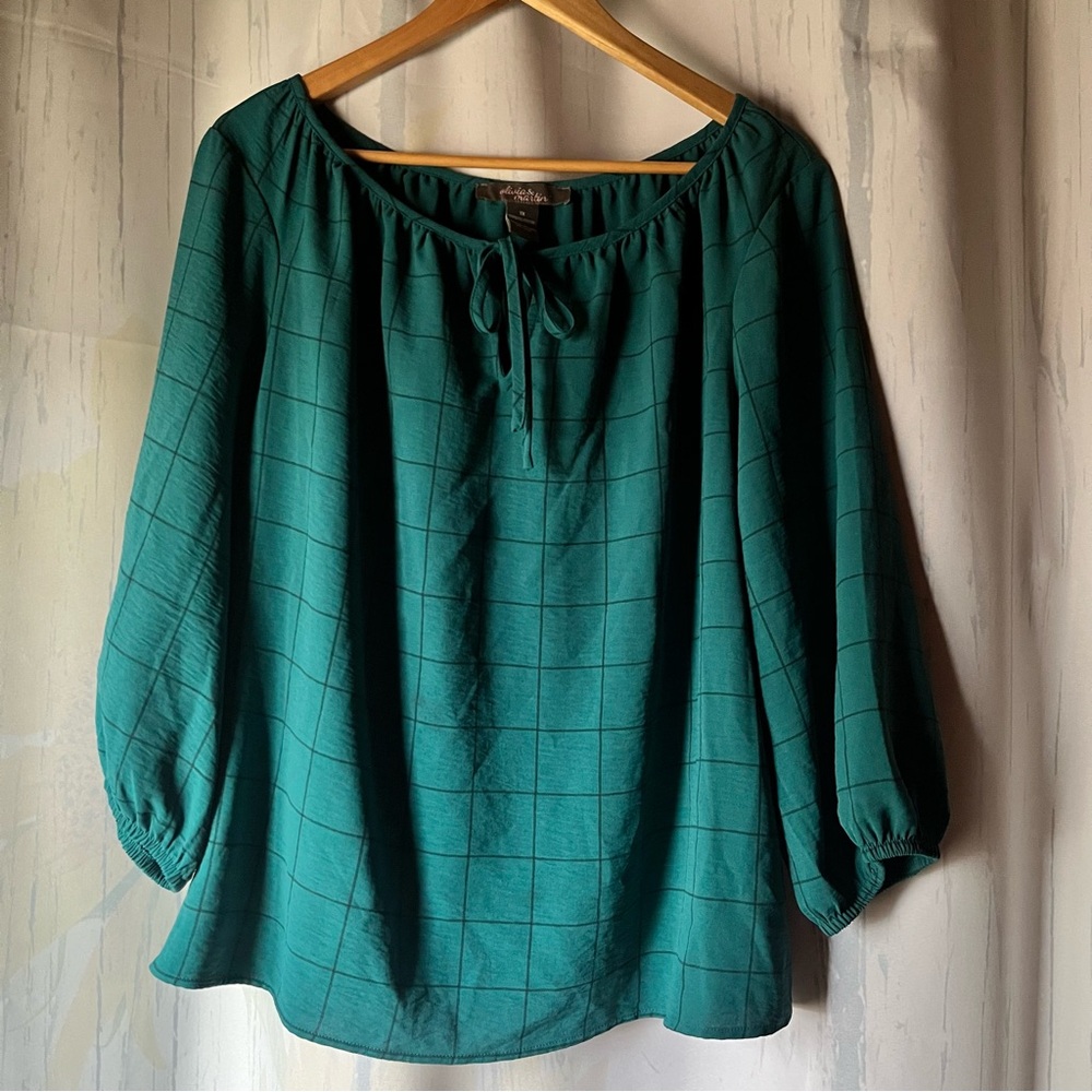 🎉HP🎉 Olivia & Martin Women’s Green 3/4 Sleeve Blouse